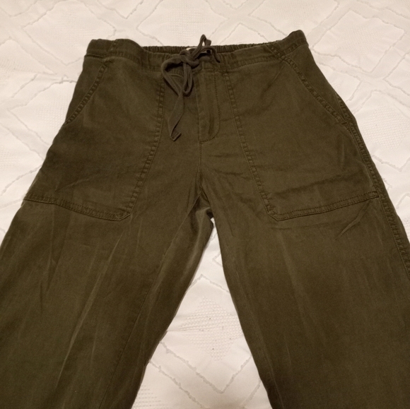 4/$20 Lou and Grey For Loft Army Green Cargo Pants - Picture 3 of 9
